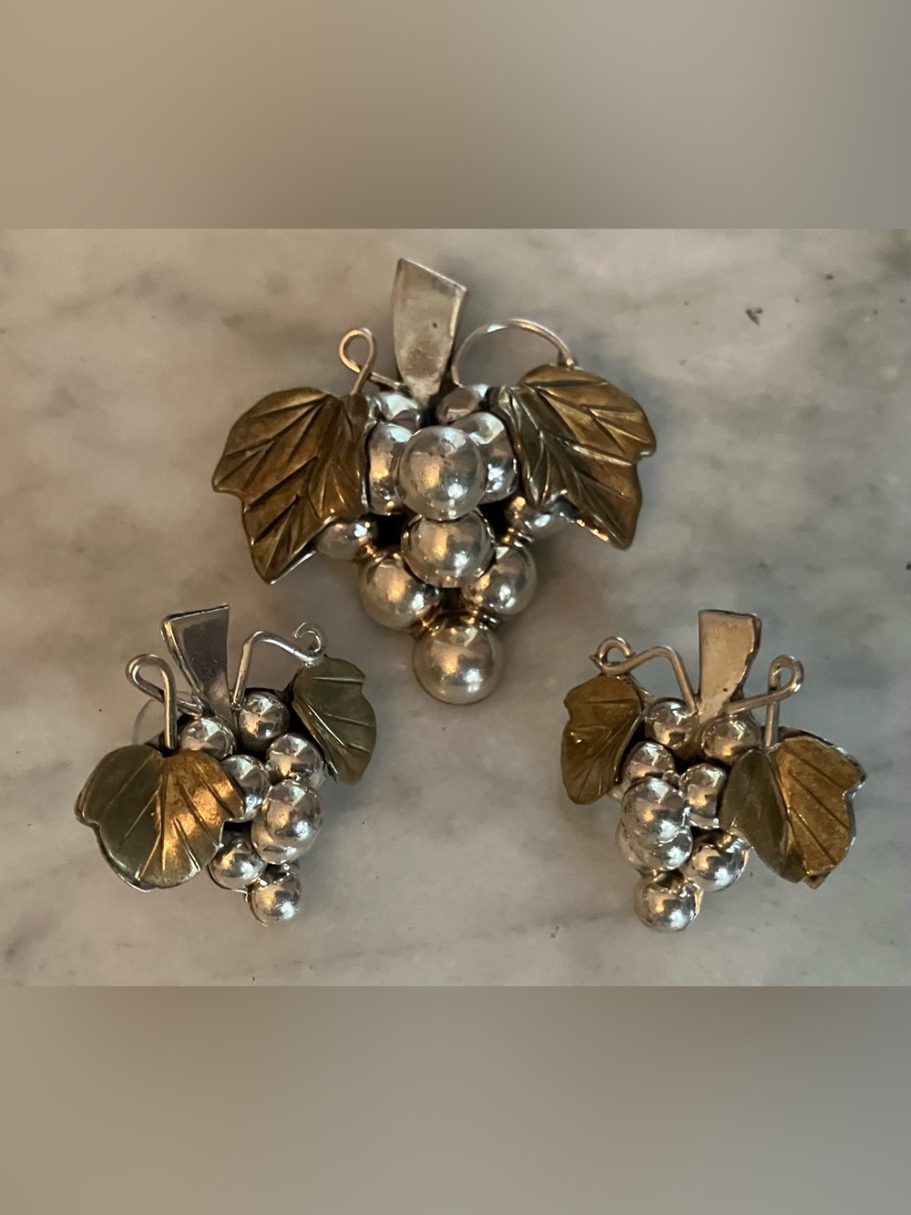 925 Sterling Silver Grapes Pendant/Brooch & Earrings — Wine Oenophile Sommelier